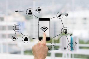 Home 2 Descubra como a internet das coisas está transformando casas e empresas no Brasil com soluções inteligentes, automação, economia e mais segurança no dia a dia.